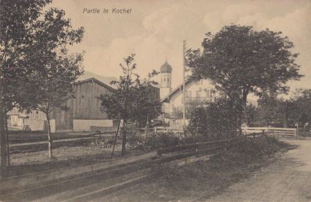 Kochel_um_1908_mit_Dorfbach und Leischen_Stadel